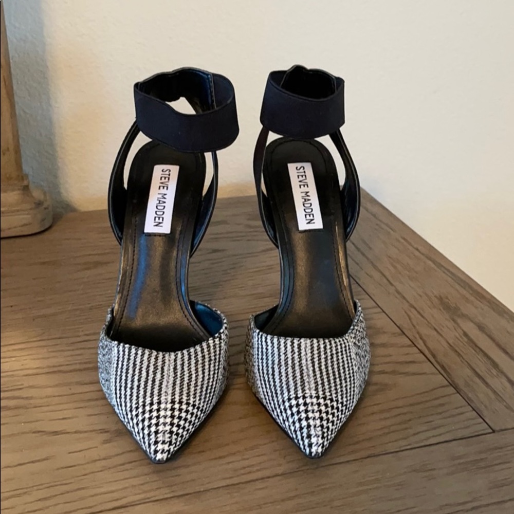 Steve Madden Houndstooth Plaid Heels Size 6